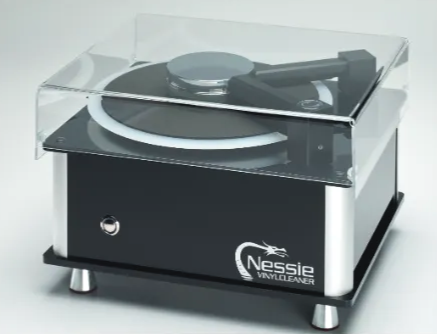 Nessie ProPlus+ Masteredition mit Staubschutzhaube