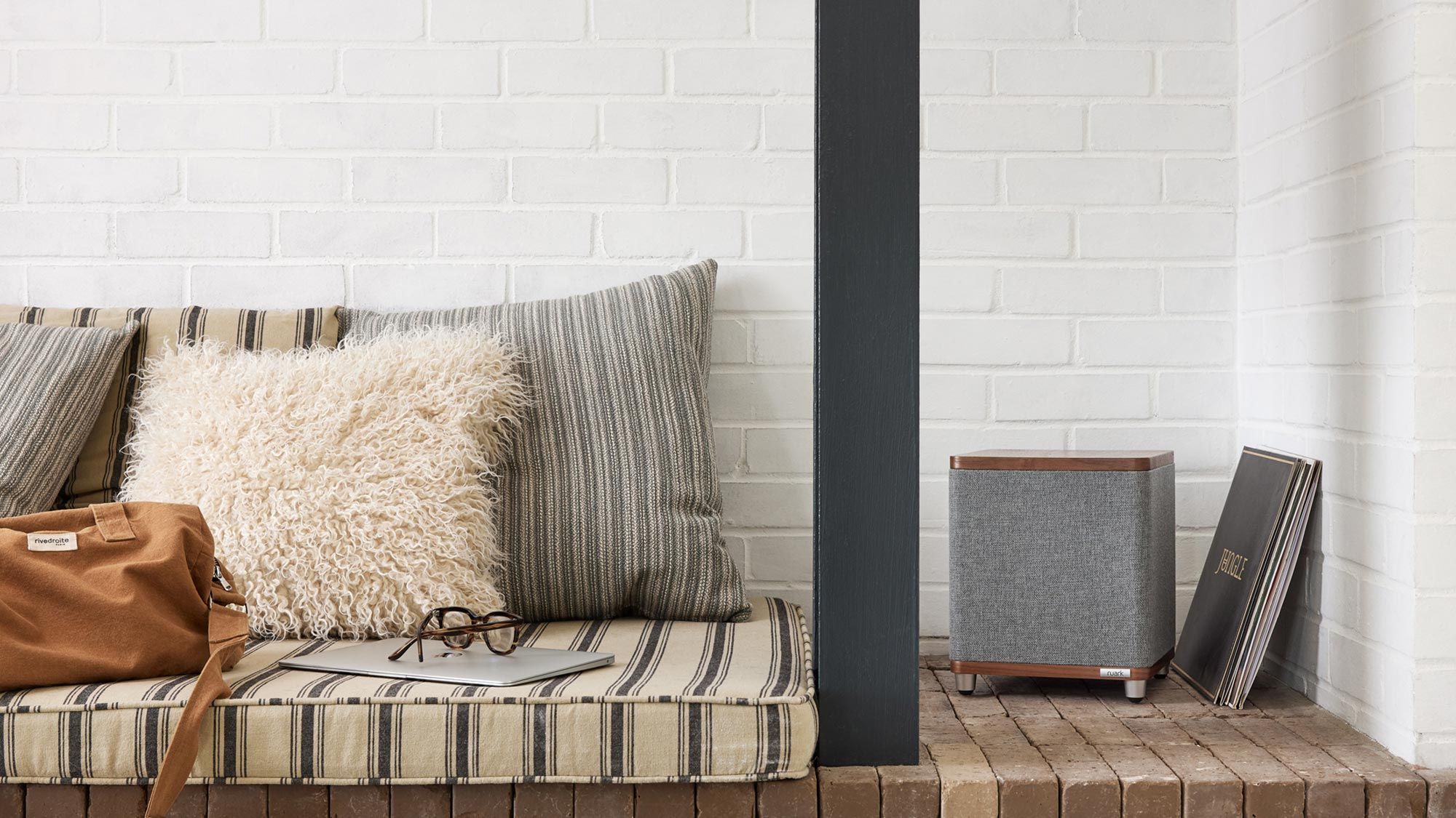 Ruark RS1 Subwoofer im Wohnzimmer