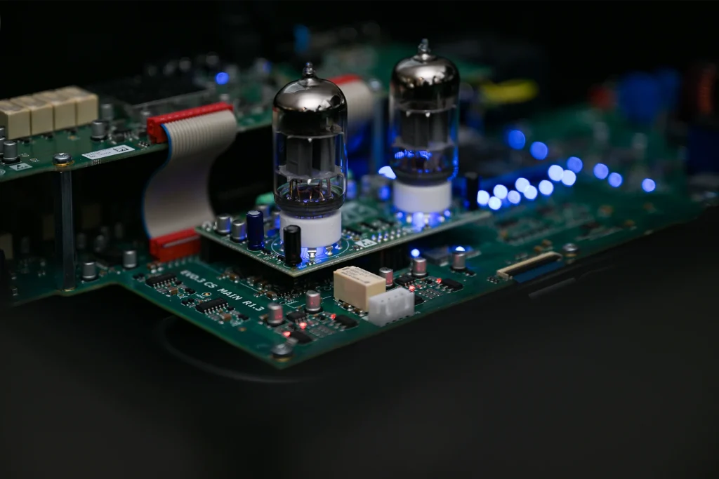 AVM Ovation MP 8.3 Innen