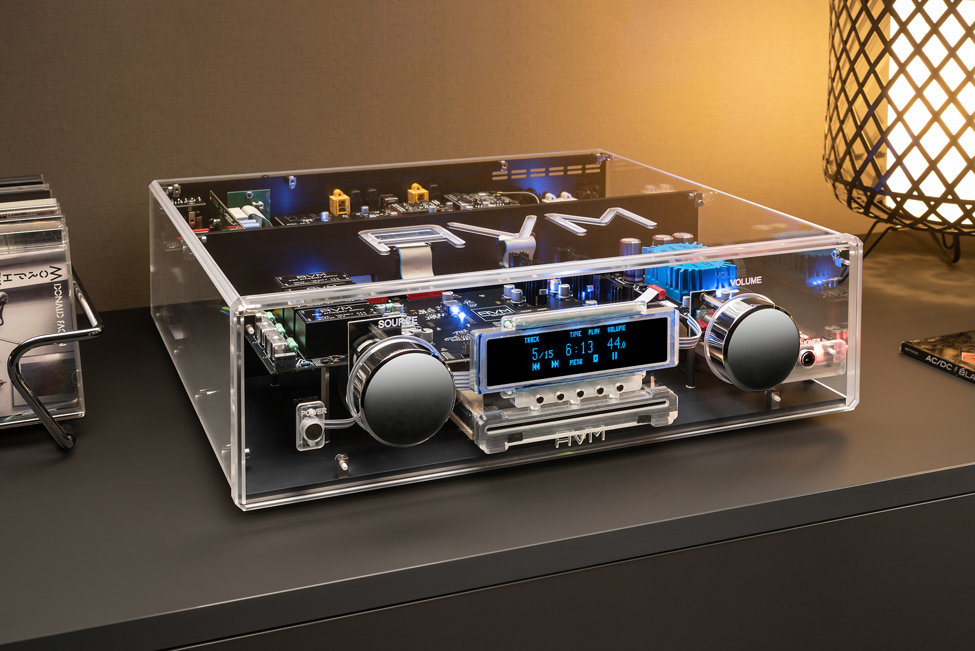 ovation cs 8.3 Crystal Lifestyle 2