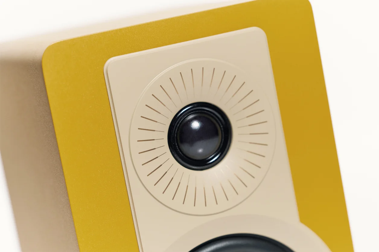 DALI-KUPID_golden-yellow_zoom