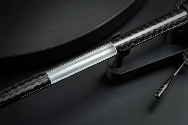 Debut-PRO-carbon-alu-tonearm-cut-scaled Debut-PRO-carbon-alu-tonearm-cut-scaled