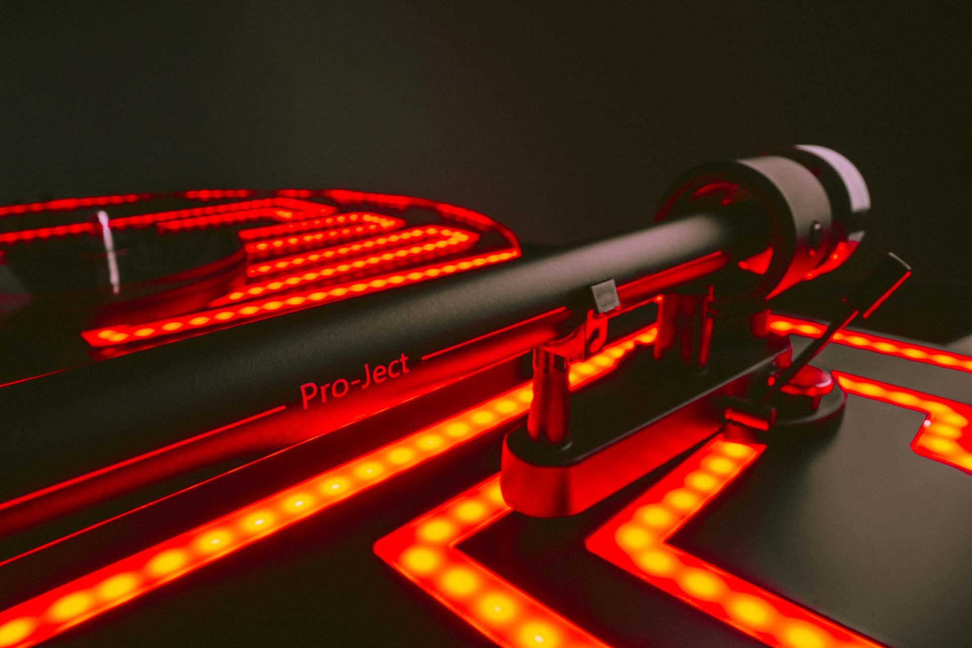 pro-ject-elvis-plattenspieler-limitierte-fan-edition Pro-Ject Elvis Turntable mit Alu Tonarm