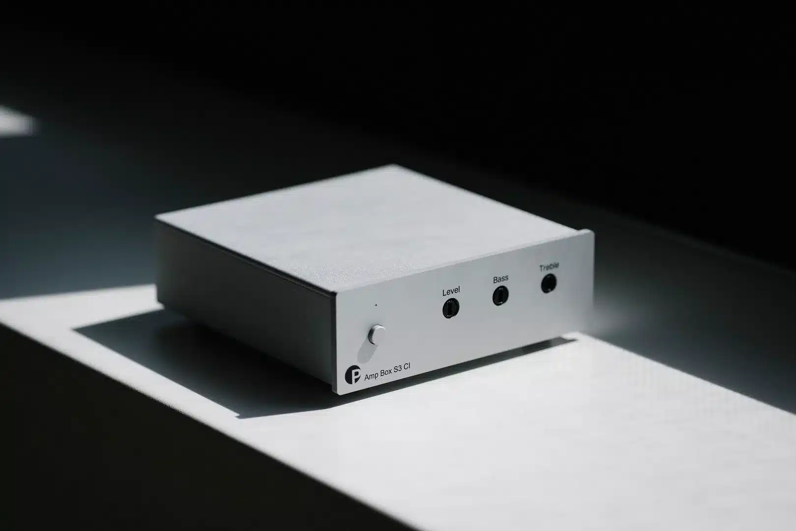 Amp-Box-S3-CI-silber-side