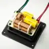 Speaker-Box-5-E-detail-crossover
