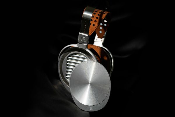 hifiman-susvara_unveiled_side