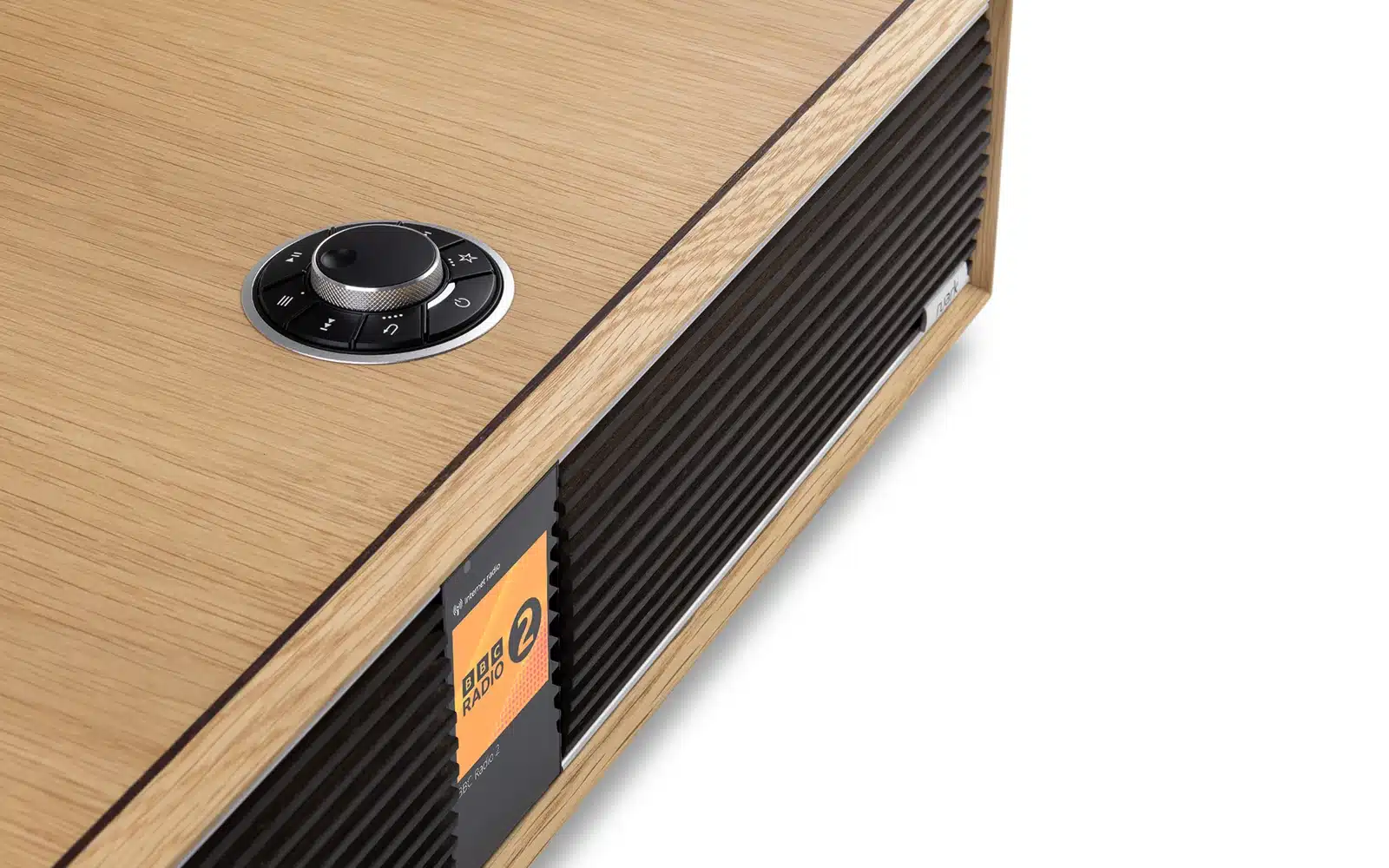 1600x1000_Ruark-Audio_R410Anniversary_angle-detail