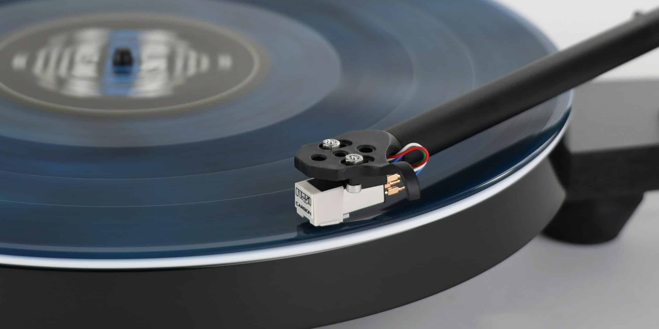 Rega Reply Plattenspieler mit Rega Carbon MM-Tonabnehmer